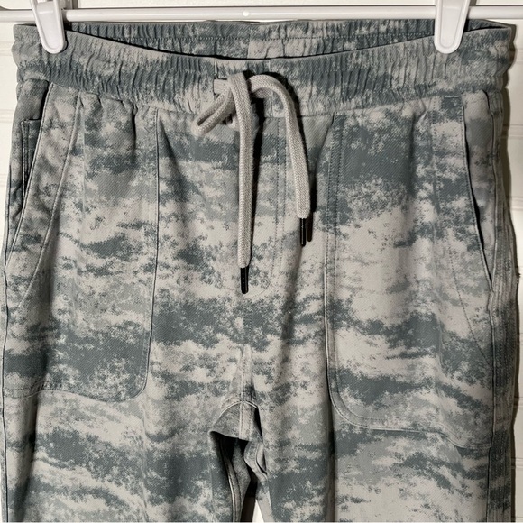Athleta Farallon Jogger Pants green/grey "fog camo coast" sz. S - Picture 6 of 11